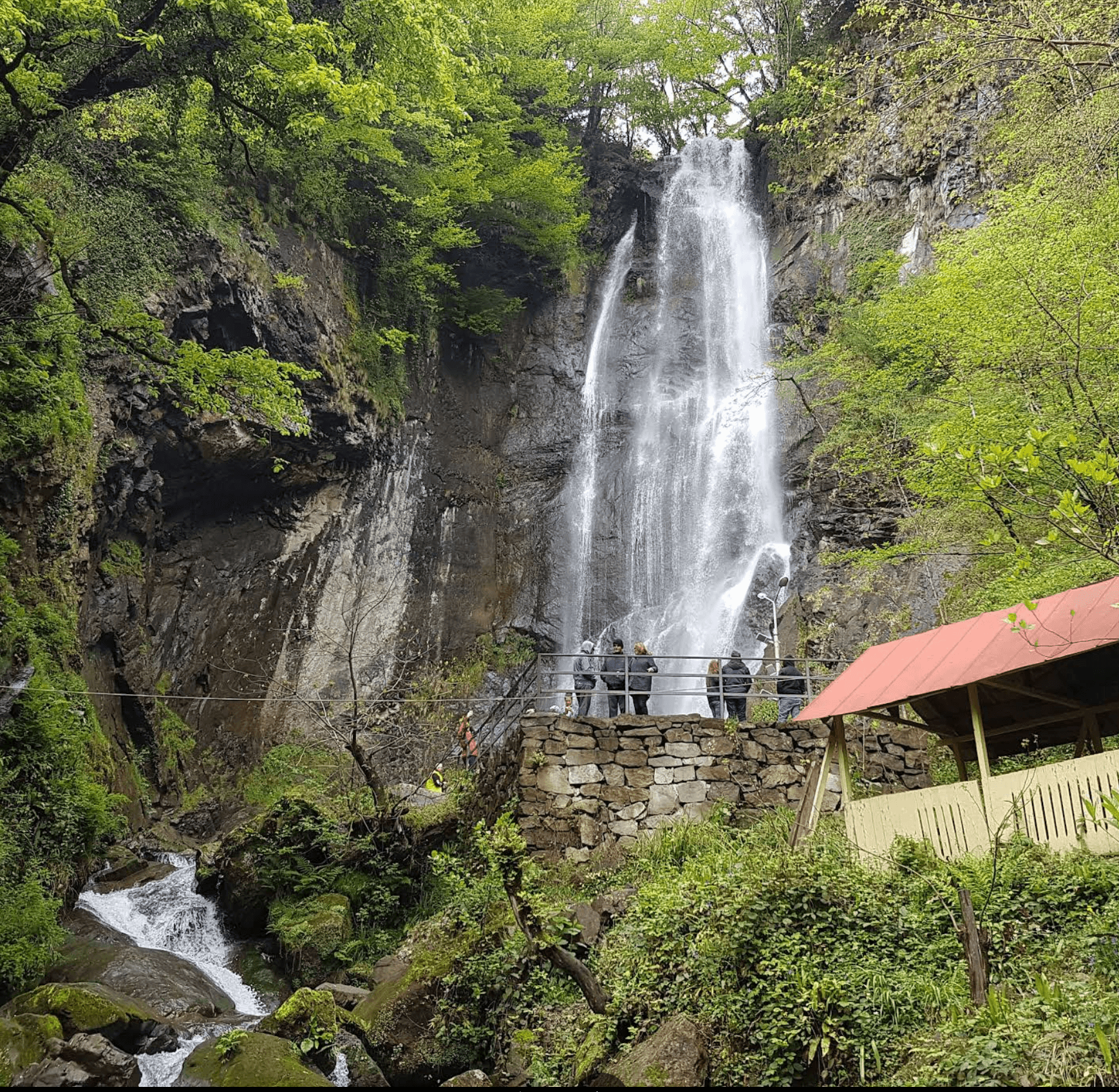 Водопад Махунцети